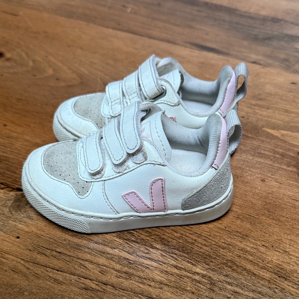 Veja Kids White and Light Pink Velcro Sneakers
